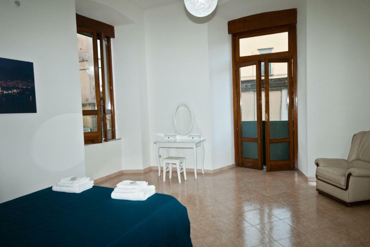 Casa Del Palumbo Apartment เนเปิลส์ ภายนอก รูปภาพ