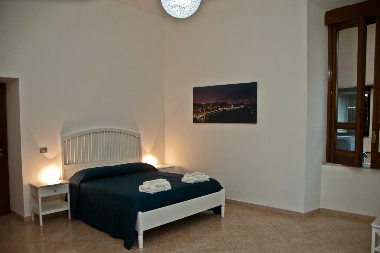 Casa Del Palumbo Apartment เนเปิลส์ ภายนอก รูปภาพ